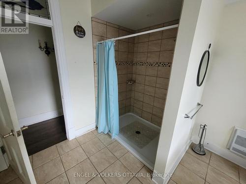 716 King Street W, Prescott, ON - Indoor Photo Showing Bathroom