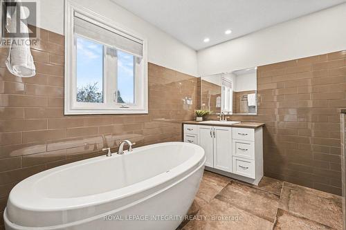 4 Pinecone Trail, Ottawa, ON - Indoor Photo Showing Bathroom