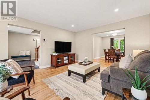 4 Pinecone Trail, Ottawa, ON - Indoor Photo Showing Living Room