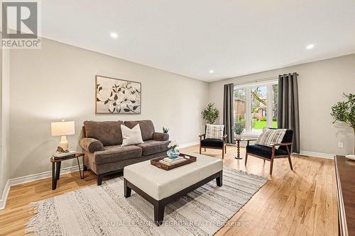 4 Pinecone Trail, Ottawa, ON - Indoor Photo Showing Living Room