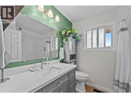 1735 Quilchena Avenue, Merritt, BC - Indoor Photo Showing Bathroom