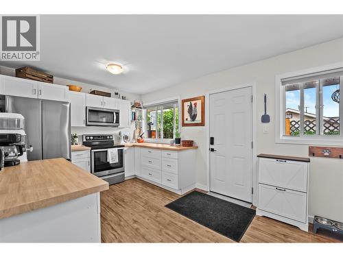 1735 Quilchena Avenue, Merritt, BC - Indoor Photo Showing Kitchen