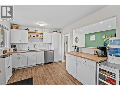 1735 Quilchena Avenue, Merritt, BC - Indoor Photo Showing Kitchen