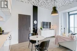 609 - 185 ROEHAMPTON AVENUE Toronto, ON M4P 0C6