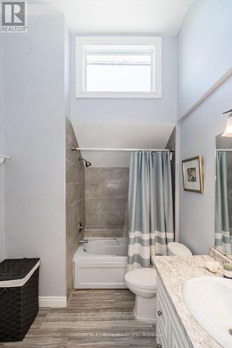 2823 Small Street, Innisfil, ON - Indoor Photo Showing Bathroom