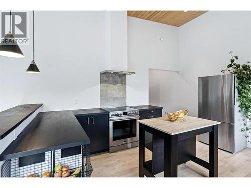 Main Kitchen - 6804 Grandview Drive, Nelson, BC - Indoor Photo Showing Kitchen