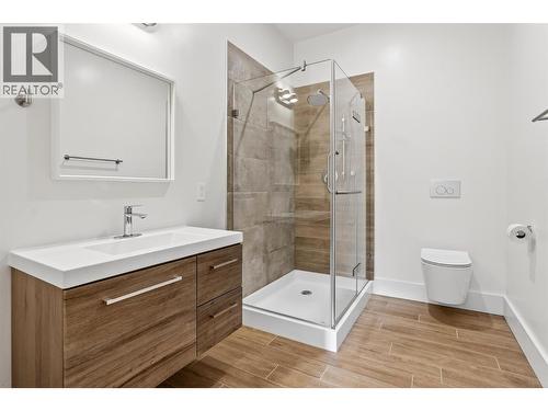 Suite: Bathroom - 6804 Grandview Drive, Nelson, BC - Indoor Photo Showing Bathroom