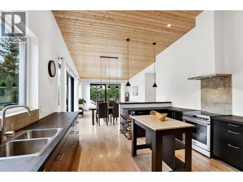 6804 Grandview Drive, Nelson, BC - Indoor Photo Showing Kitchen With Double Sink