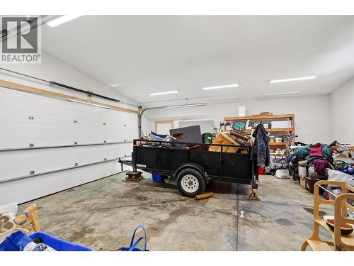 Double Garage - 6804 Grandview Drive, Nelson, BC - Indoor Photo Showing Garage