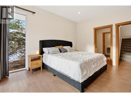 Primary Bedroom - 6804 Grandview Drive, Nelson, BC - Indoor Photo Showing Bedroom