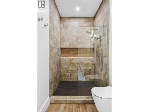 Primary Ensuite - 6804 Grandview Drive, Nelson, BC - Indoor Photo Showing Bathroom