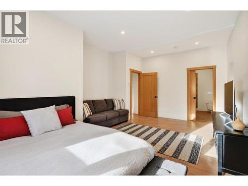 Suite: Sleeping/Living - 6804 Grandview Drive, Nelson, BC - Indoor