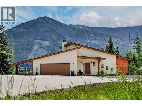 6804 Grandview Drive, Nelson, BC - Outdoor