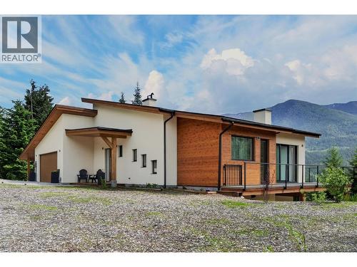 6804 Grandview Drive, Nelson, BC - Outdoor With Deck Patio Veranda
