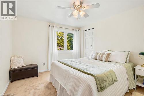 1381 Majestic Drive, Burlington, ON - Indoor Photo Showing Bedroom