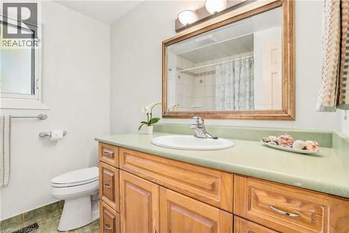 1381 Majestic Drive, Burlington, ON - Indoor Photo Showing Bathroom