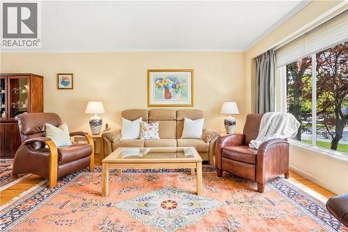 1381 Majestic Drive, Burlington, ON - Indoor Photo Showing Living Room