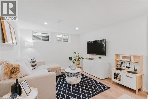 42 Fourth Avenue, Cambridge, ON - Indoor