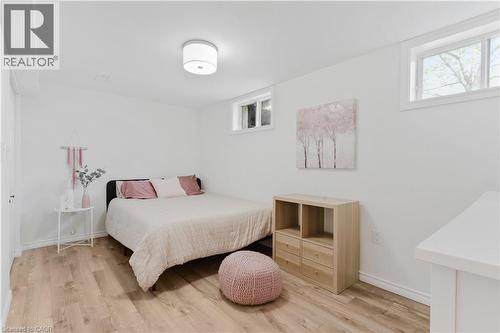 42 Fourth Avenue, Cambridge, ON - Indoor Photo Showing Bedroom