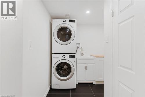 42 Fourth Avenue, Cambridge, ON - Indoor Photo Showing Laundry Room