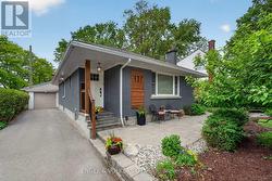 137 RACHAEL AVENUE  Ottawa, ON K1H 6C5