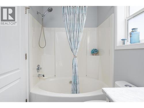 6879 Westmount Drive, Prince George, BC - Indoor Photo Showing Bathroom