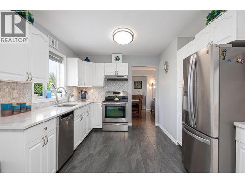 6879 Westmount Drive, Prince George, BC - Indoor Photo Showing Kitchen