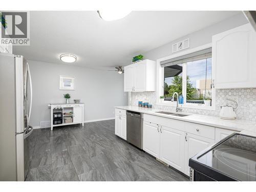 6879 Westmount Drive, Prince George, BC - Indoor Photo Showing Kitchen