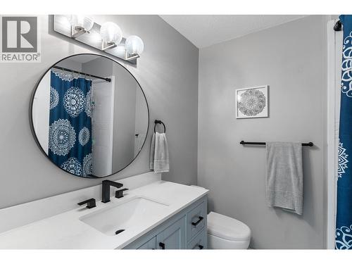 1659 Scott Crescent, Kelowna, BC - Indoor Photo Showing Bathroom