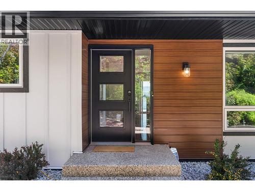 1659 Scott Crescent, Kelowna, BC - Outdoor With Exterior