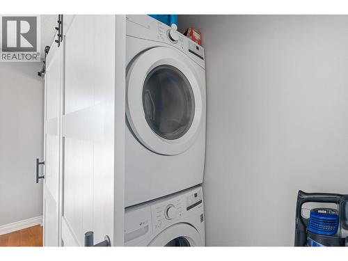 1659 Scott Crescent, Kelowna, BC - Indoor Photo Showing Laundry Room