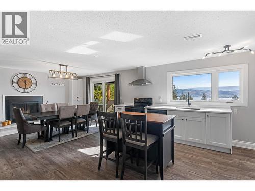 1659 Scott Crescent, Kelowna, BC - Indoor Photo Showing Dining Room