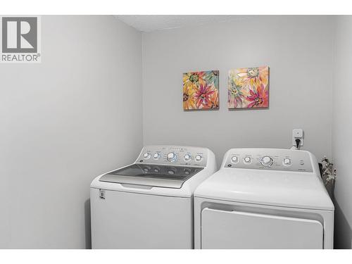 1659 Scott Crescent, Kelowna, BC - Indoor Photo Showing Laundry Room