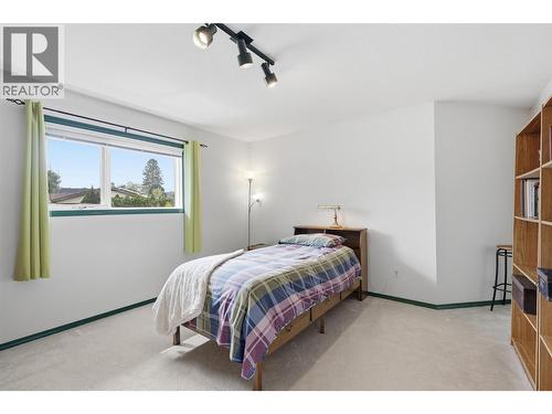 611 Robson Drive, Kamloops, BC - Indoor Photo Showing Bedroom