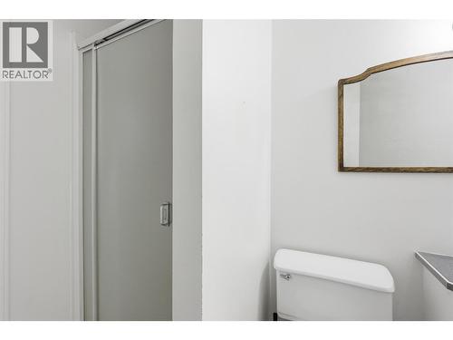 611 Robson Drive, Kamloops, BC - Indoor Photo Showing Bathroom