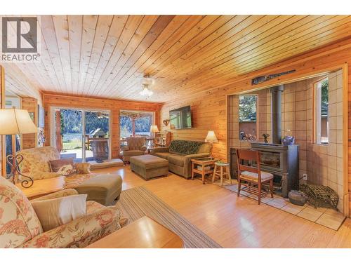 2572 Stoney Drive, Kamloops, BC 