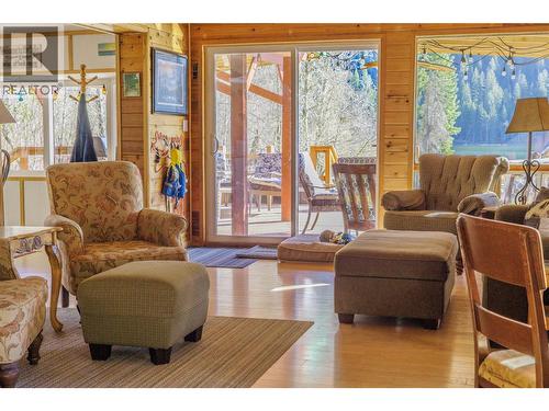 2572 Stoney Drive, Kamloops, BC 