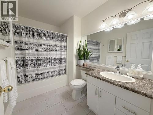 2080 Pacific Way Unit# 33, Kamloops, BC - Indoor Photo Showing Bathroom