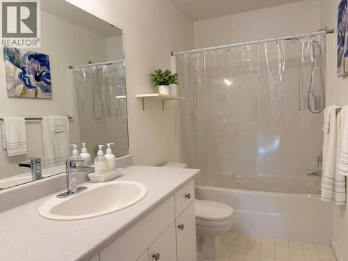 2080 Pacific Way Unit# 33, Kamloops, BC - Indoor Photo Showing Bathroom