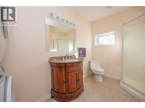 Main Bath - 2471 6 Highway, Lumby, BC 