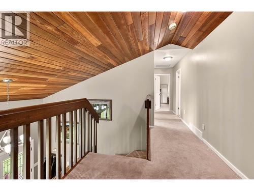Spacious hallway on upper level - 6451 Beaver Crescent, Kamloops, BC 