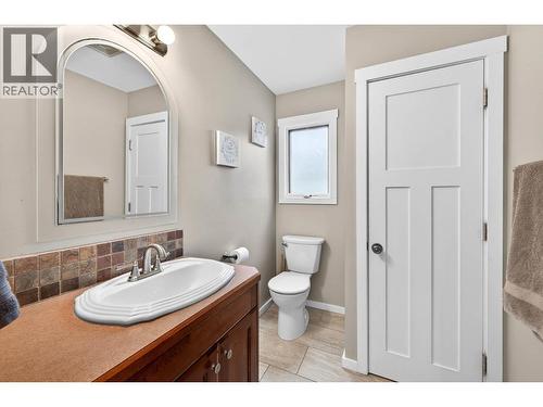 Main floor powder room - 6451 Beaver Crescent, Kamloops, BC 