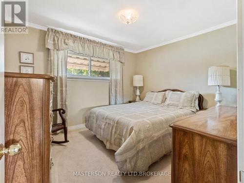 5 Burdy Drive, St. Catharines (Grapeview), ON - Indoor Photo Showing Bedroom