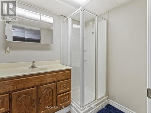 5 Burdy Drive, St. Catharines (Grapeview), ON - Indoor Photo Showing Bathroom