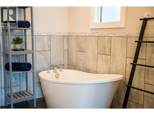2614 3A Highway, Nelson, BC 