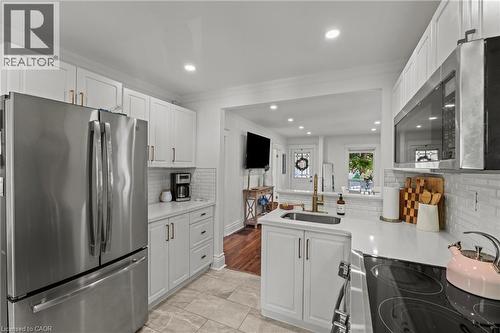 99 Edgemont Street N, Hamilton, ON - Indoor Photo Showing Kitchen