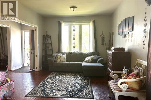 8 Nelson Street, Webbwood, ON - Indoor Photo Showing Living Room