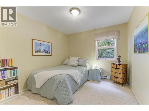 1672 Thayer Court, Kelowna, BC - Indoor Photo Showing Bedroom