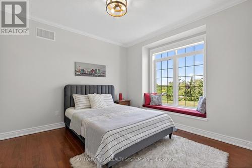 11310 Taylor Court, Milton, ON - Indoor Photo Showing Bedroom