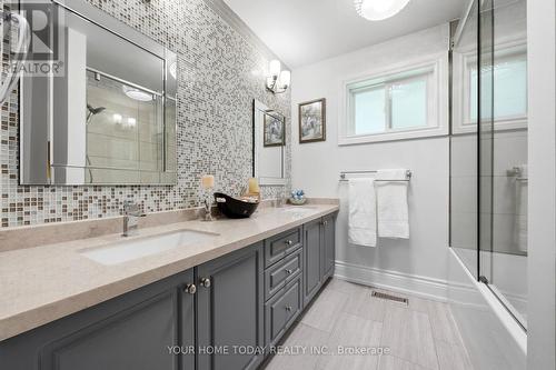 7937 Fifteen Side Road, Halton Hills, ON - Indoor Photo Showing Bathroom